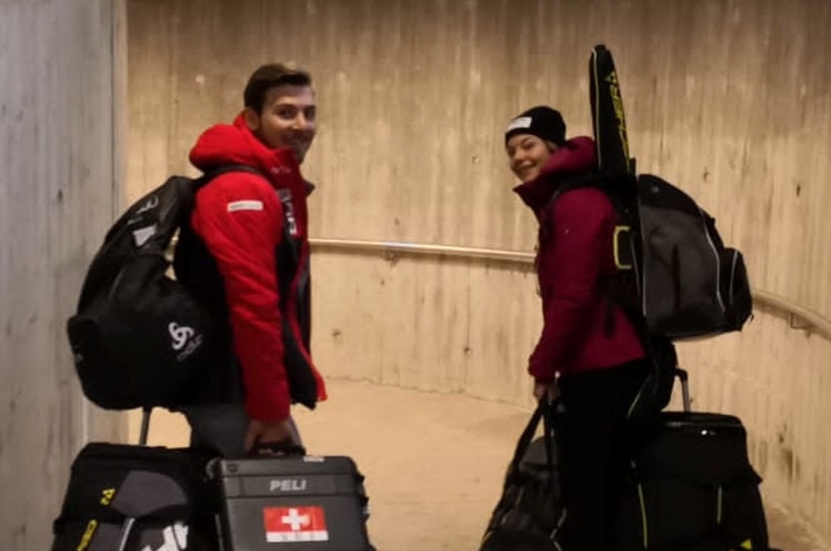 Joscha und Yara Burkhalter unterwegs.