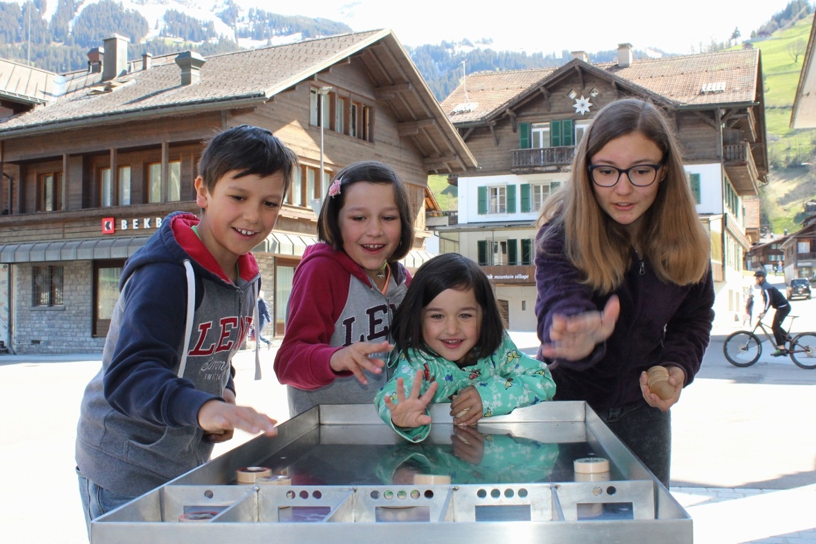 «Käse-Billard» bei Lenk Milch.