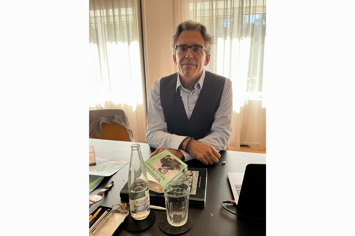 «Karl May ist schuld.» – Bücher machten die Kindheit von Wilfried Meichtry spann...