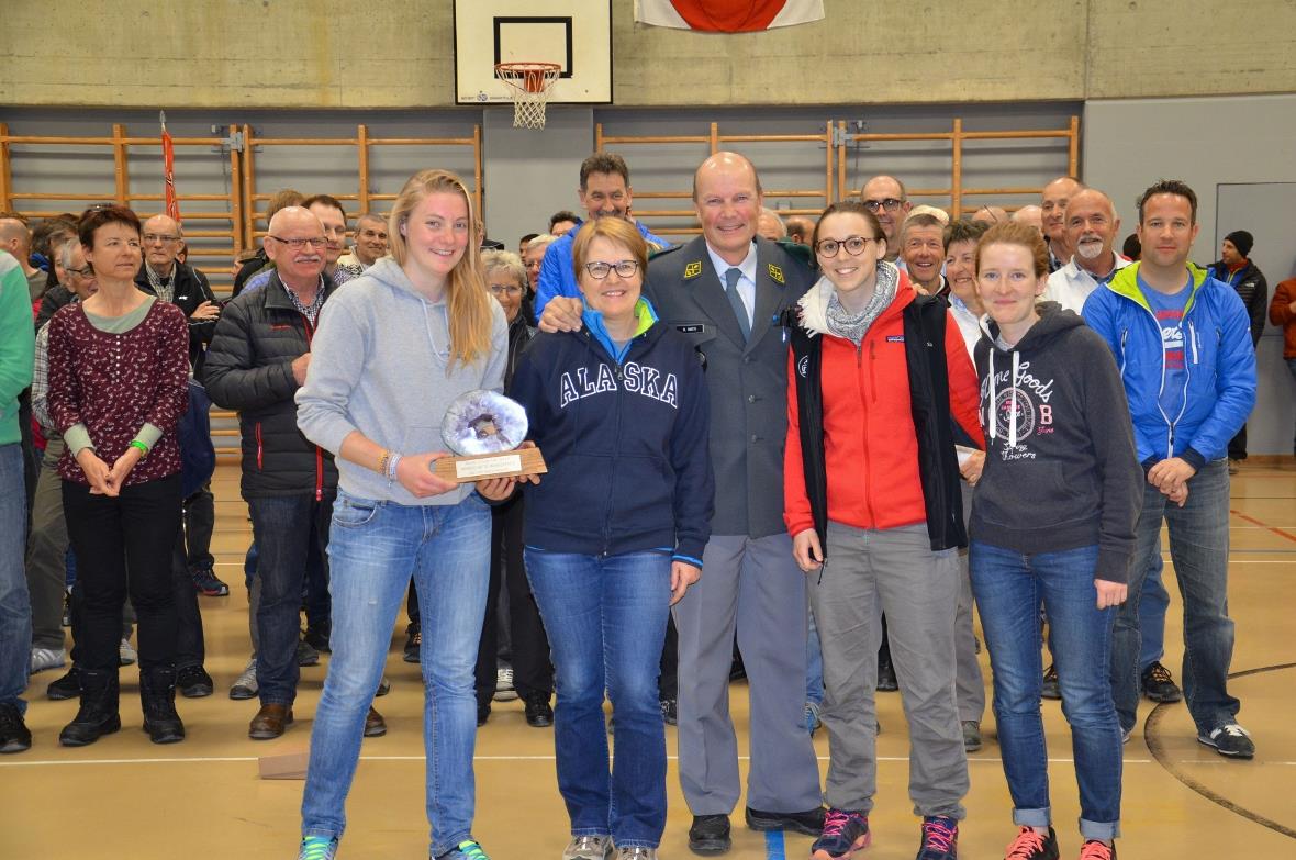 Katrin Hauser aus Lille (F) mit Kristall, hat nach ihrer erstmaligen Teilnahme l...