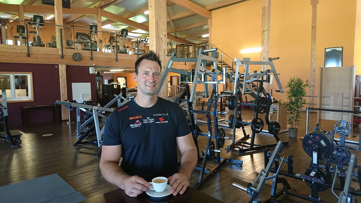 Kilian Wenger nach einer Trainingseinheit in seinem Fitnesscenter in Wilderswil.