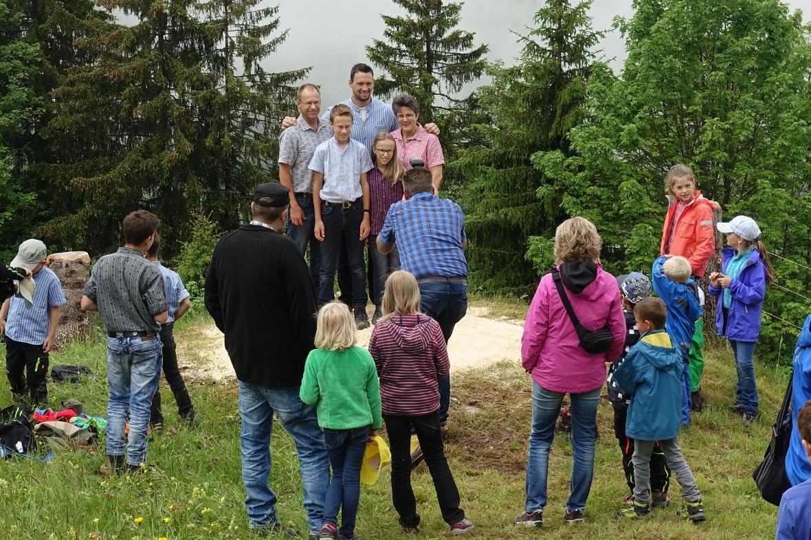 Kilian Wenger stand auf dem heimatlichen Springenboden seinen kleinen und grosse...