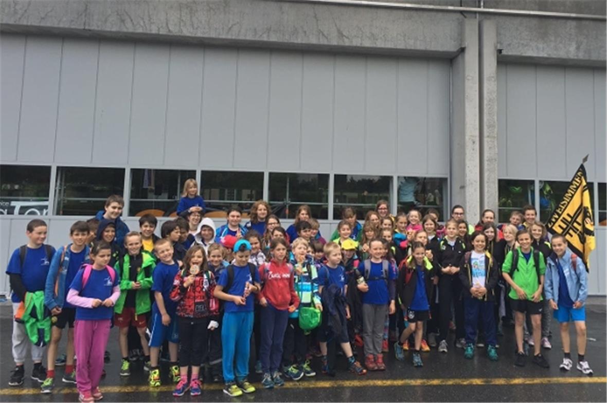 Kinder und Jugendliche des TV Zweisimmen beim Kantonalen Turnfest in Thun.