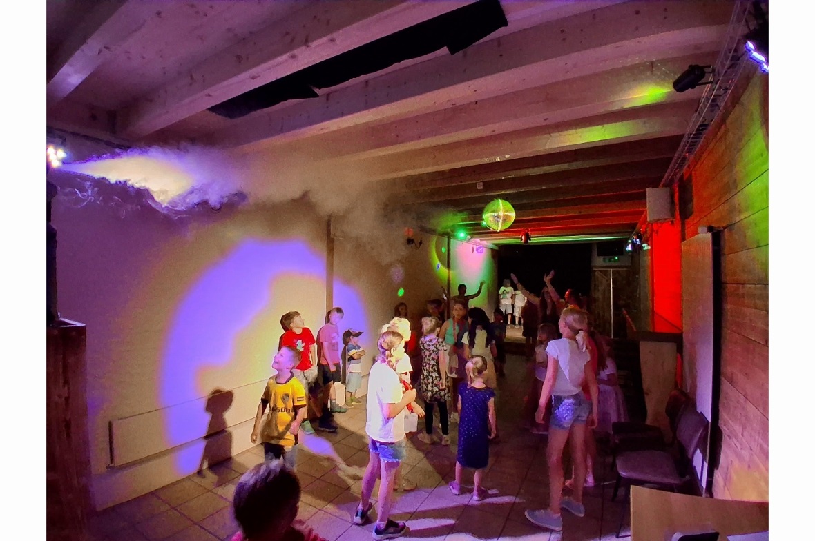 Kinderdisco im Bazar: Hier wurde Getanzt, geknabbert, den Durst gelöscht und es ...