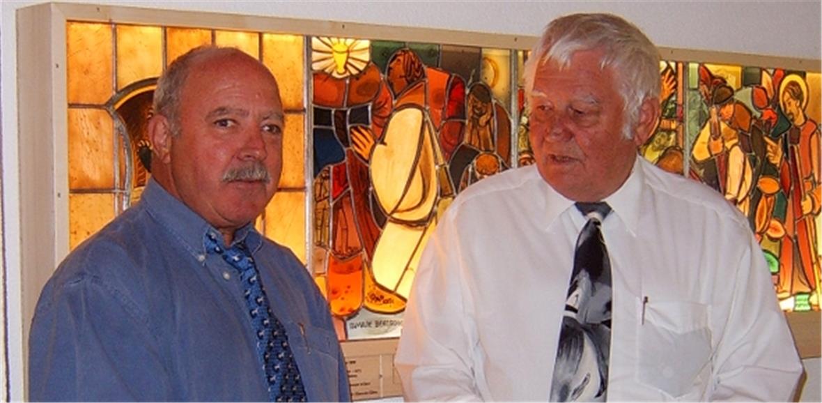 Kirchgemeinderatspräsident H.-U. Klopfenstein und Präsident Verein Ortsmuseum Albert Sommer