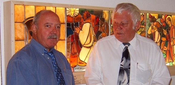 Kirchgemeinderatspräsident H.-U. Klopfenstein und Präsident Verein Ortsmuseum Albert Sommer