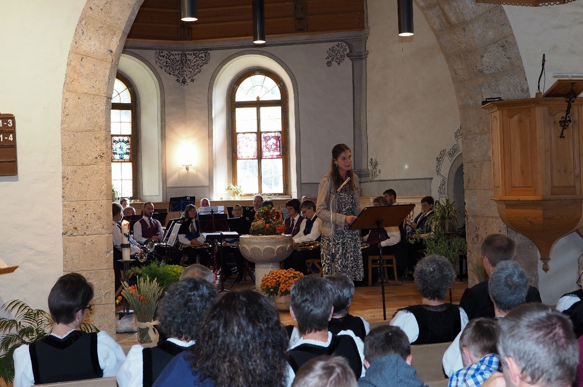 Kirchgemeinderatspräsidenten Alena Perren begrüsste die Gäste.
