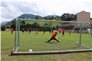 Knapp, aber eben drin: Tor fürs Schülerteam beim traditionellen Fussballmatch Le...