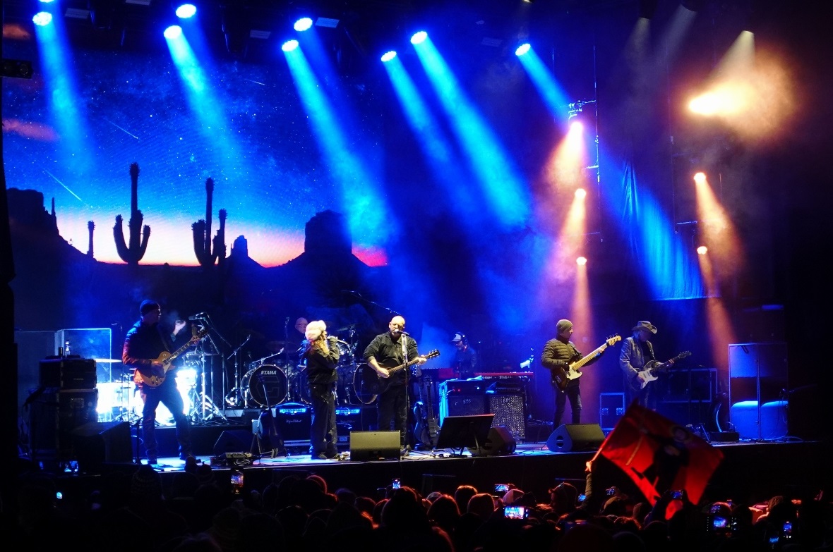 Krönender Hauptact am Freitagabend war Gölä, der mit seiner Band den Marktplatz ...