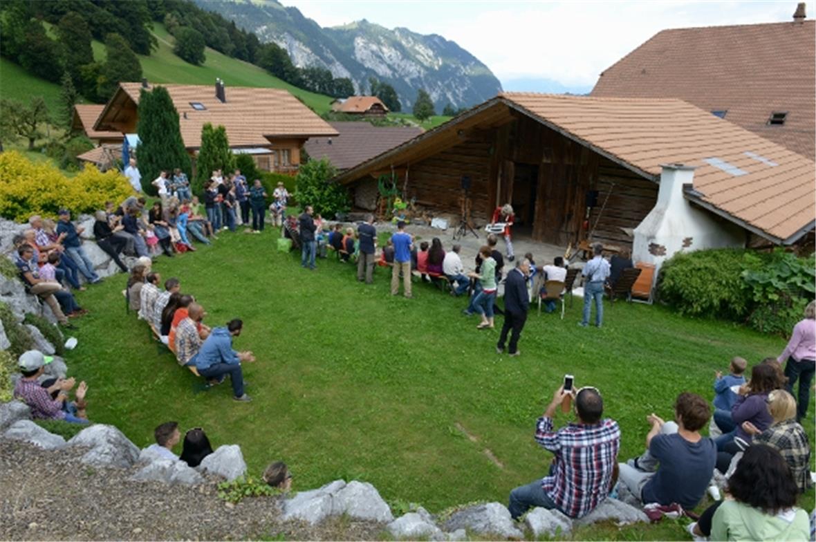 Künstlereinlage, Beckle Men, begeistert die Zuschauer.