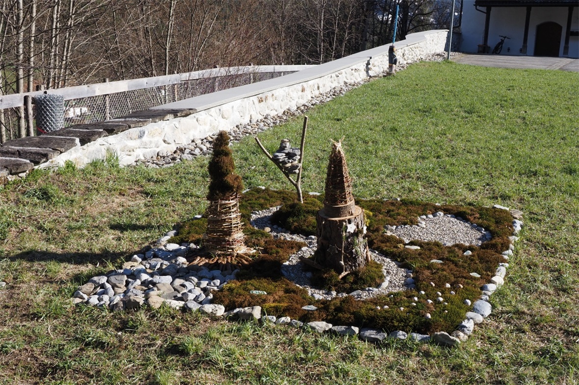 Künstlerisch, mit viel Liebe zum Detail gestaltetes Werk beim Schloss Blankenbur...