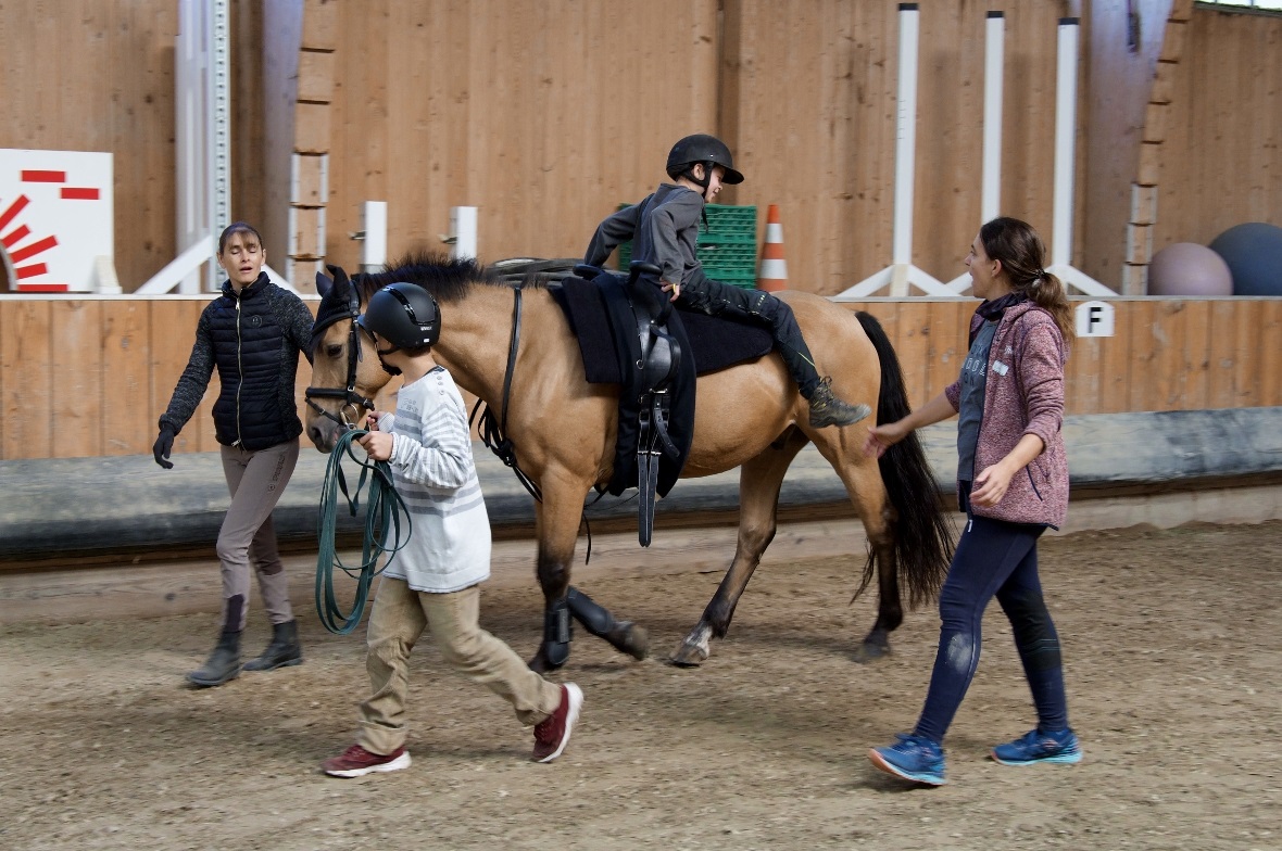 Kunststück auf dem Pferde.