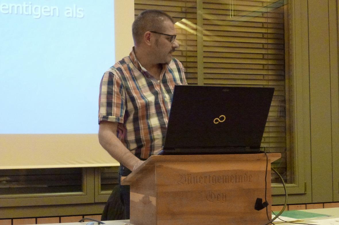 Kurt Luginbühl, Bäuertpräsident, verabschiedet den Bäuertvorstand.