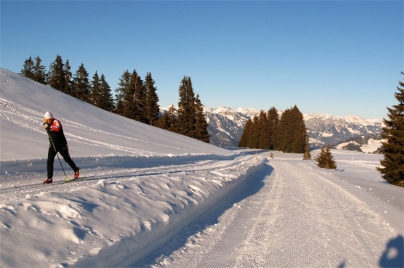 Langlauf-Saisonstart im Sparenmoos oberhalb von Zweisimmen.