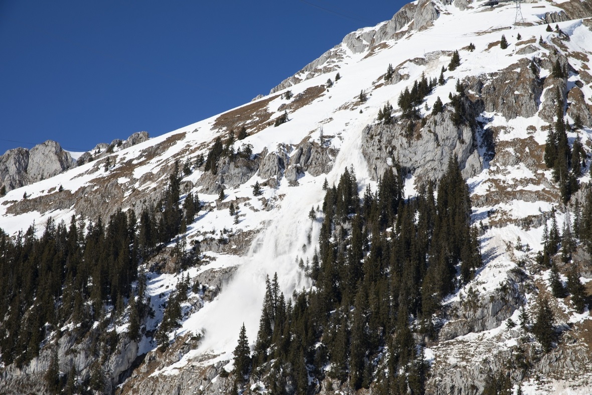 Lawinenabgang am Stockhorn, unterhalb der Bergstation.