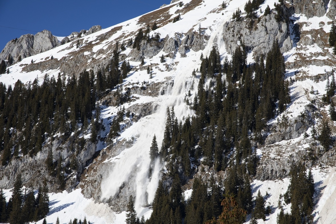 Lawinenabgang am Stockhorn, unterhalb der Bergstation.