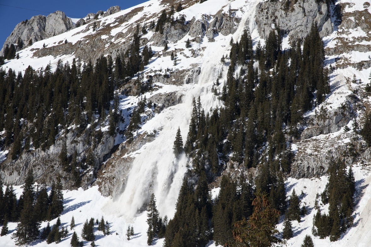 Lawinenabgang am Stockhorn, unterhalb der Bergstation.