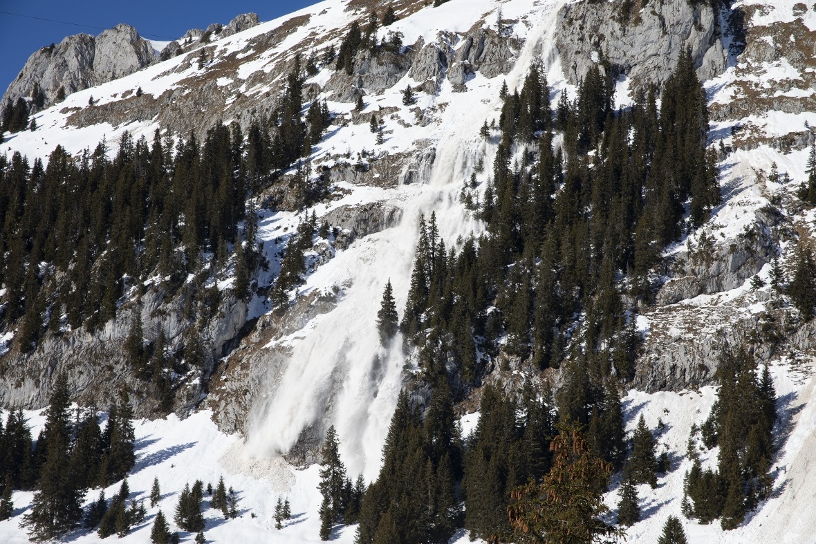 Lawinenabgang am Stockhorn, unterhalb der Bergstation.