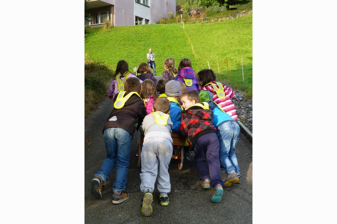 Leiterwägelifahrt bergwärts.