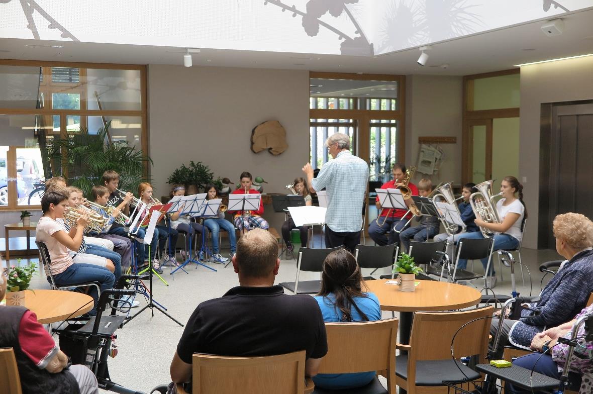 Leitung Carlo Iannuzzo, 4. v.r. Christoph Liechti, verdeckt Peter Zbinden.