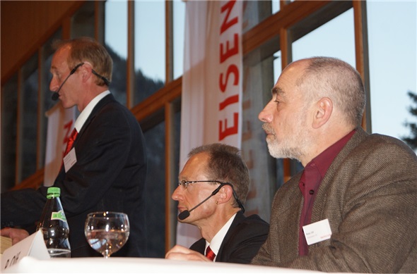 Letzte GV des Führungsteams der Raiffeisenbank Diemtigen: Hansjürg Schäfer Präsident; Marcel Güntert, Bankleiter; Peter Olf, Vizepräsident.