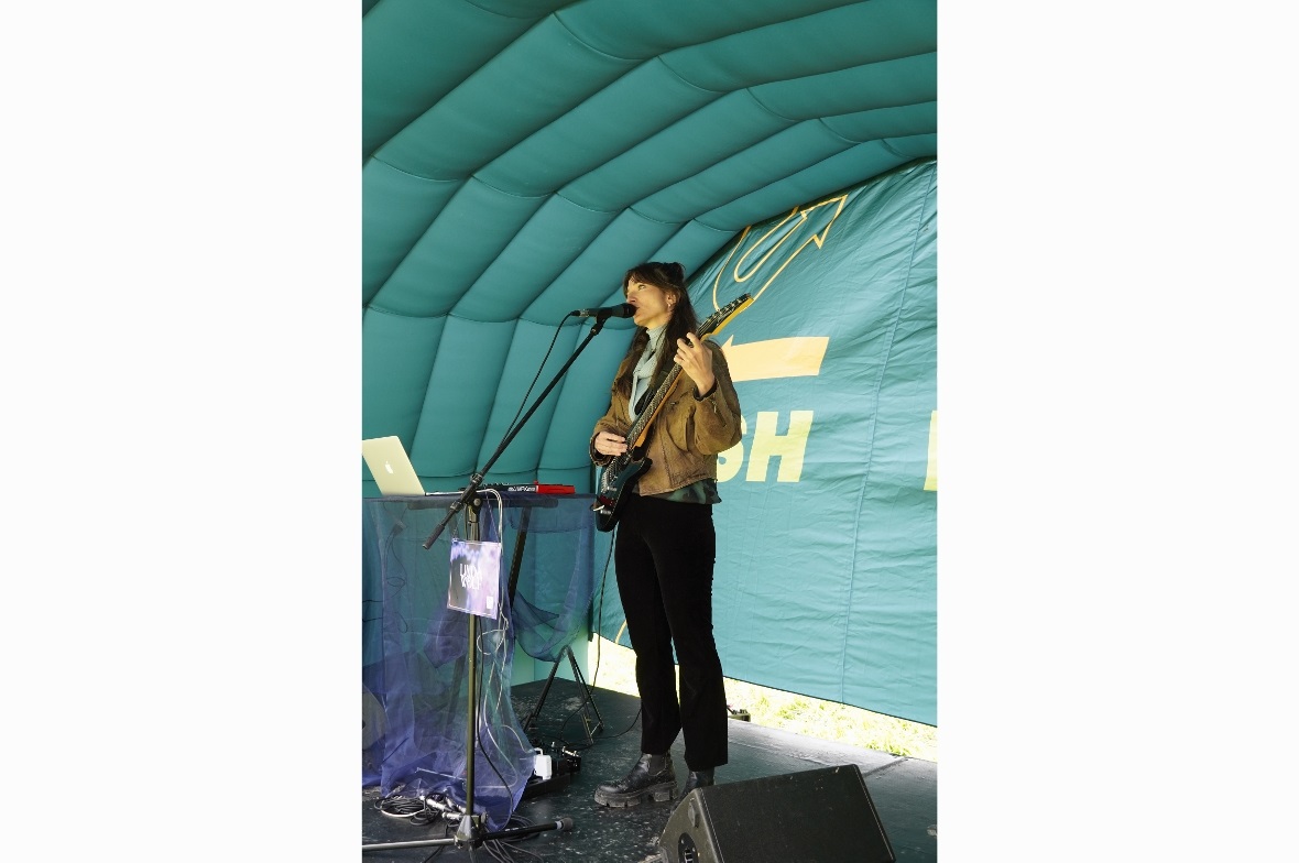 Linda Wolf sang am Samstag auf der Subway Talent Bühne.