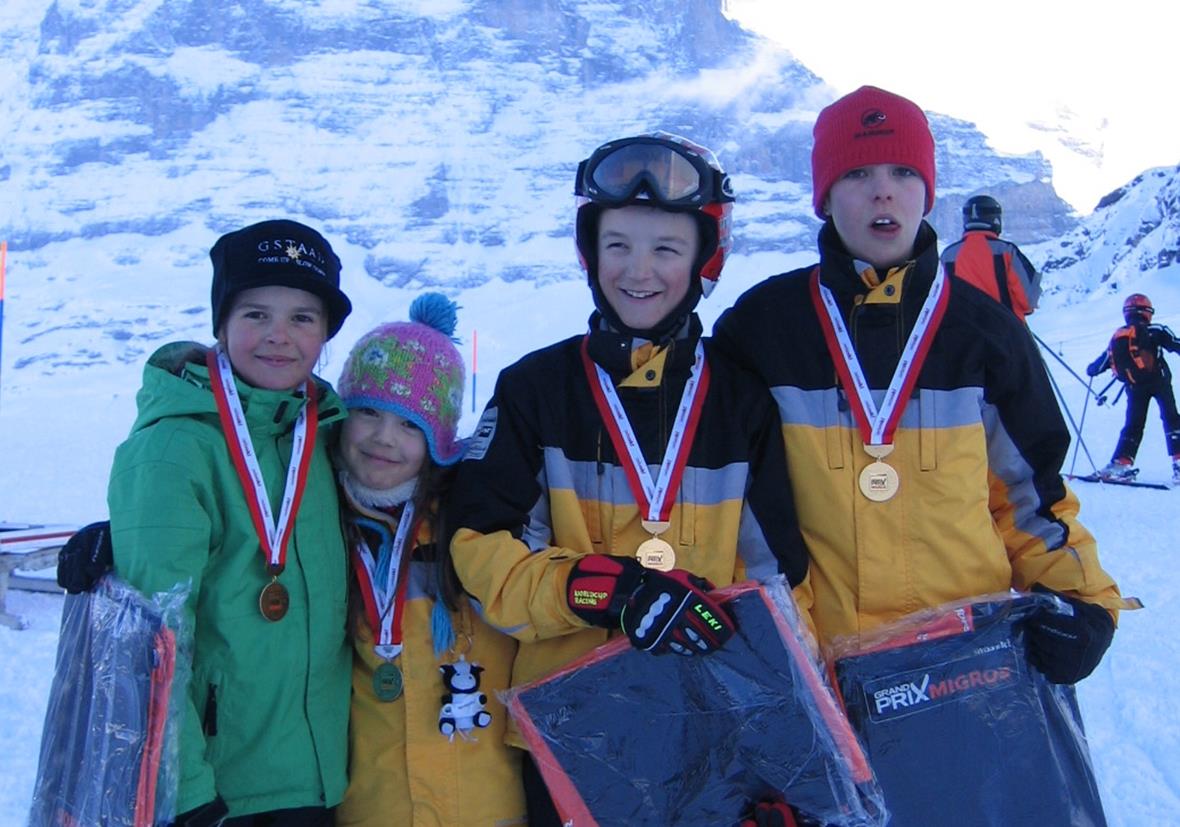 Erfolgreiche Qualifikation Livia Weissmüller, Ivana Weissmüller, Yanick Mani, Flavia Weissmüller.