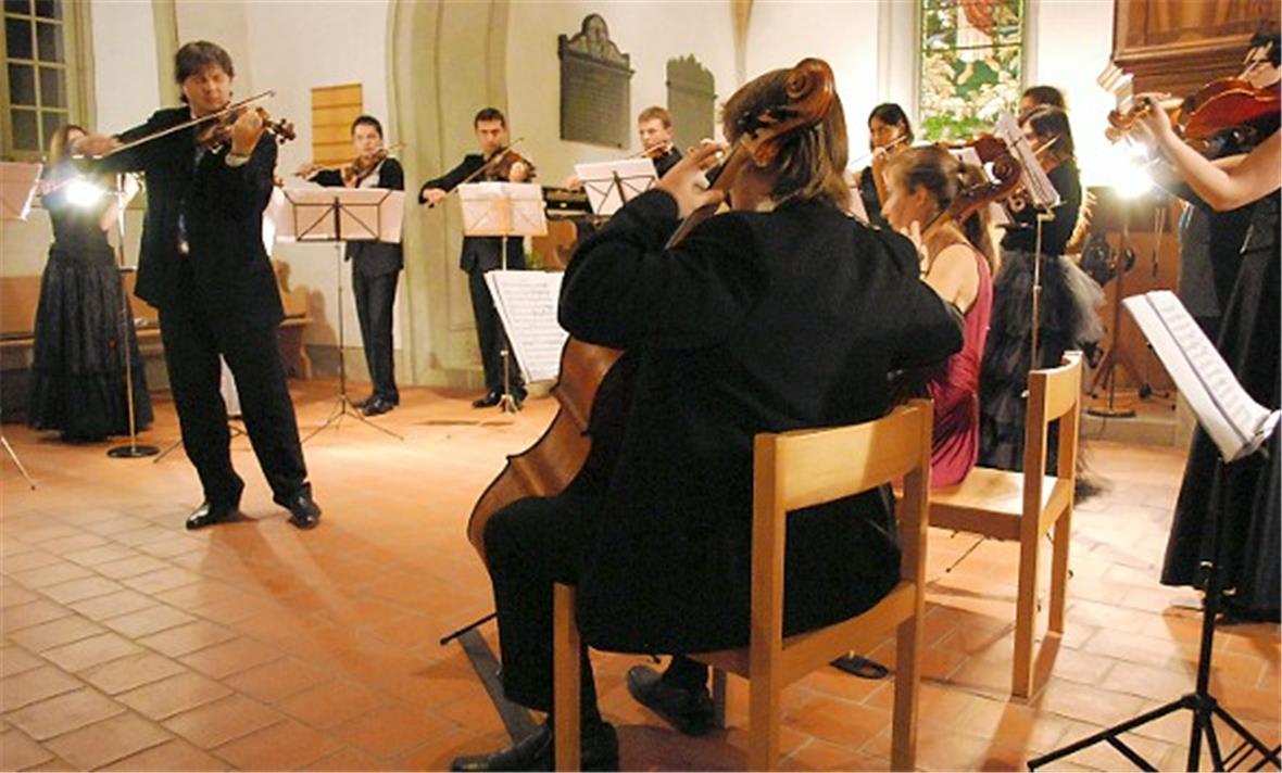 Liviu Prunaru spielte Haydns Konzert für Violine und Streichorchester