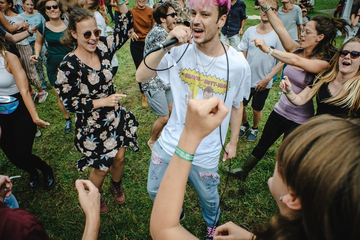 Lostboi Lino traten am zweiten Tag des Live at the Falls 2022 auf.
