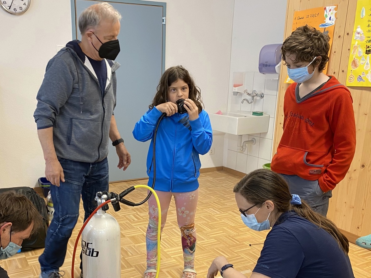 «Luft holen» – das Tauchequipment wurde ausprobiert.