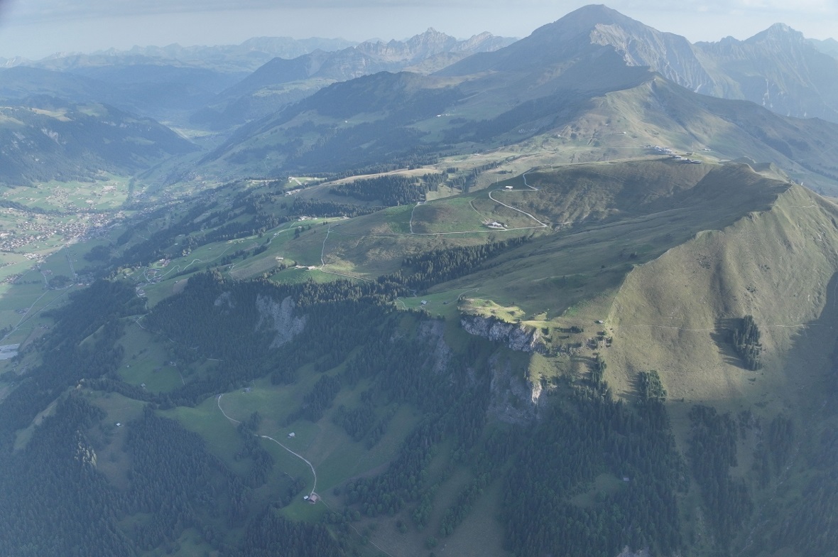 Gleitschirmpilot an der Lenk tödlich verunglückt Luftaufnahme der Unfallstelle.