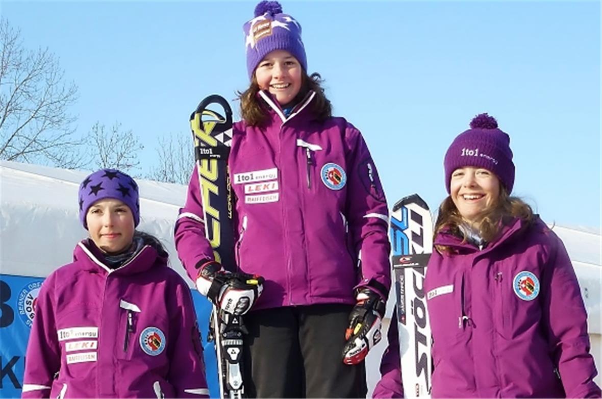 Mädchen JO 2, 2. Rennen: v.l. 2. Zoë Herrmann; 1. Corina Ueltschi, Zweisimmen; 3...