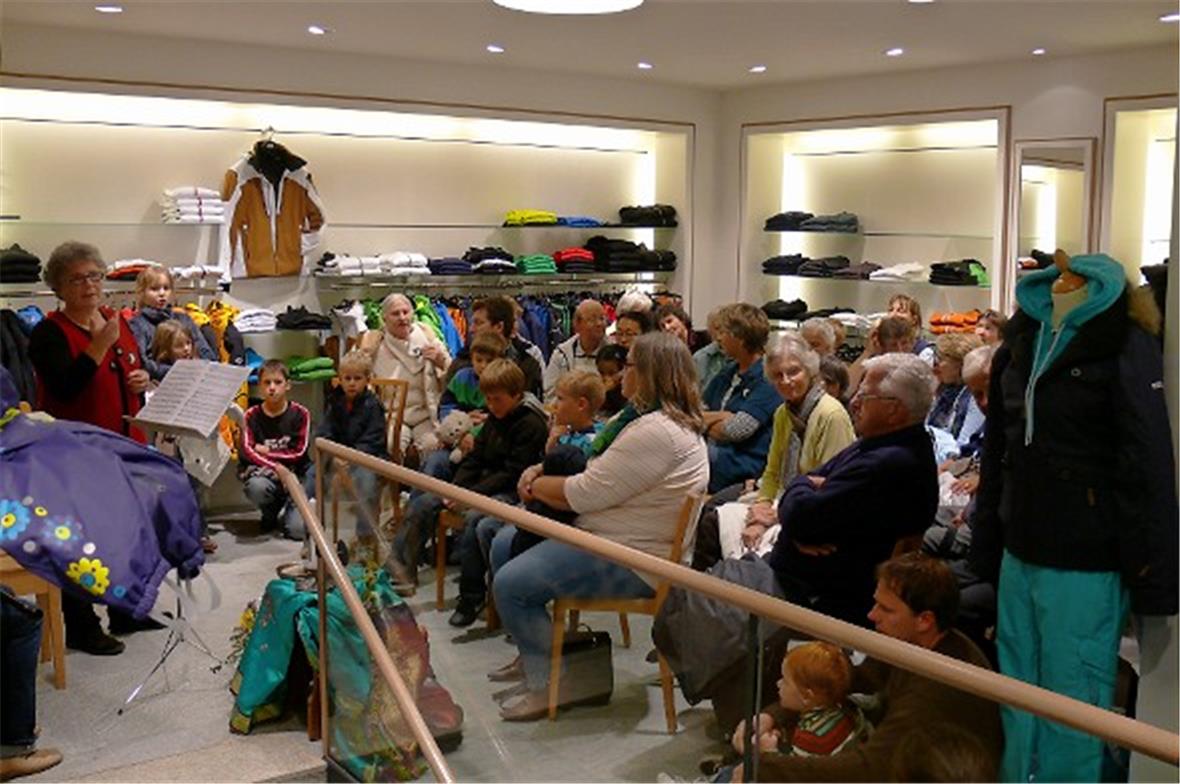 Märchen für Jung und Alt im Dreyfusshaus bei Wittwer Sport. Erzählt von Christin...