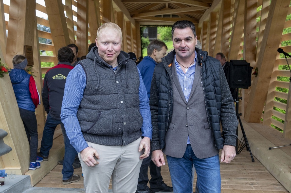 Man kann die Brücke anschauen wie man sie will. Das Design passt und gefällt. Di...