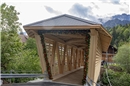 Man kann die Brücke anschauen wie man sie will. Das Design passt und gefällt.