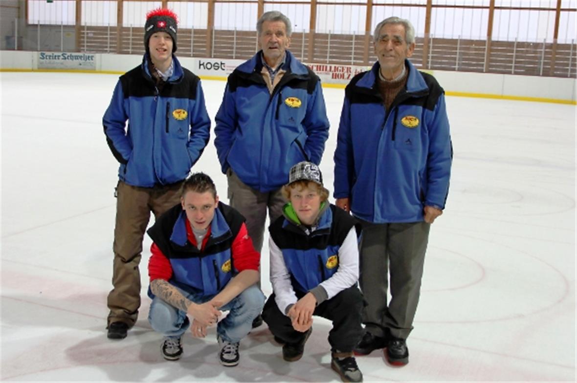 Mannschaft mit Sascha Siegenthaler, Otto Streun, Bruno Calmonte, Kniend: Michael Rösti und Sandro Bischoff