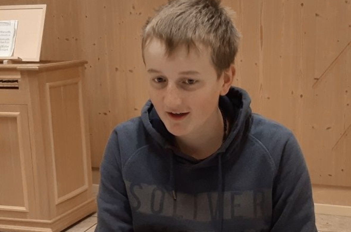 Manuel und die anderen Jugendlichen stellen ihren Lieblingsberg vor.