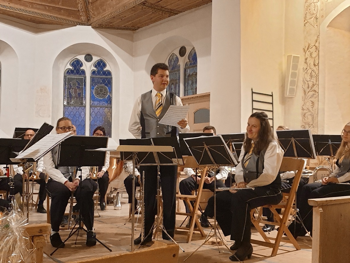 Marcel Grütter führte durch das Programm der Musikgesellschaft Zweisimmen.