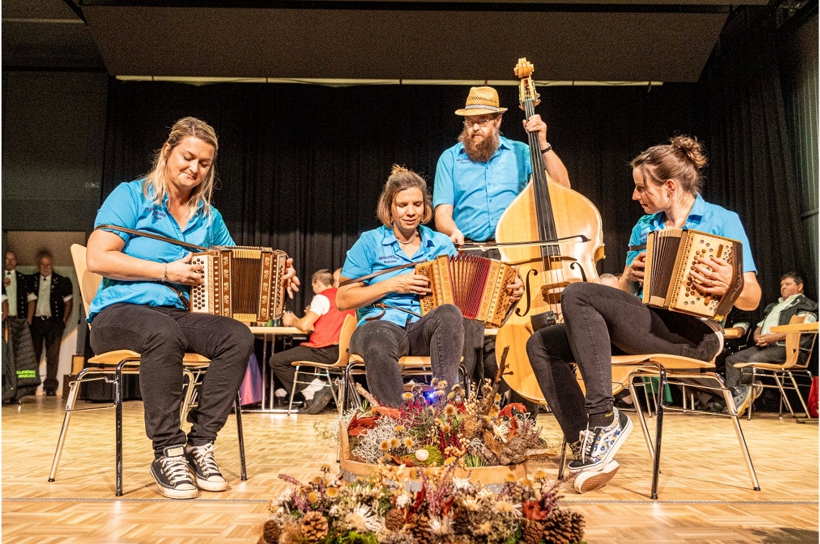 Marina Beer, Corinne Mengelt, Christian Fuchser und Anita Kämpf, v.l., sind die ...