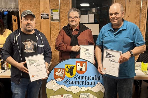 Mario Hählen, René Matti und Werner Matti wurden für 25 Jahre geehrt.