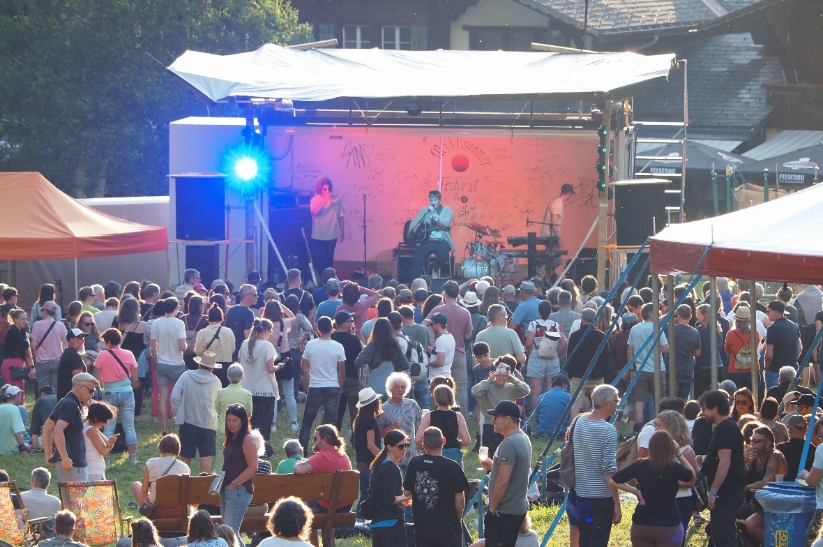 Marius Bear am Mittsommerfestival 2023 an der Lenk.