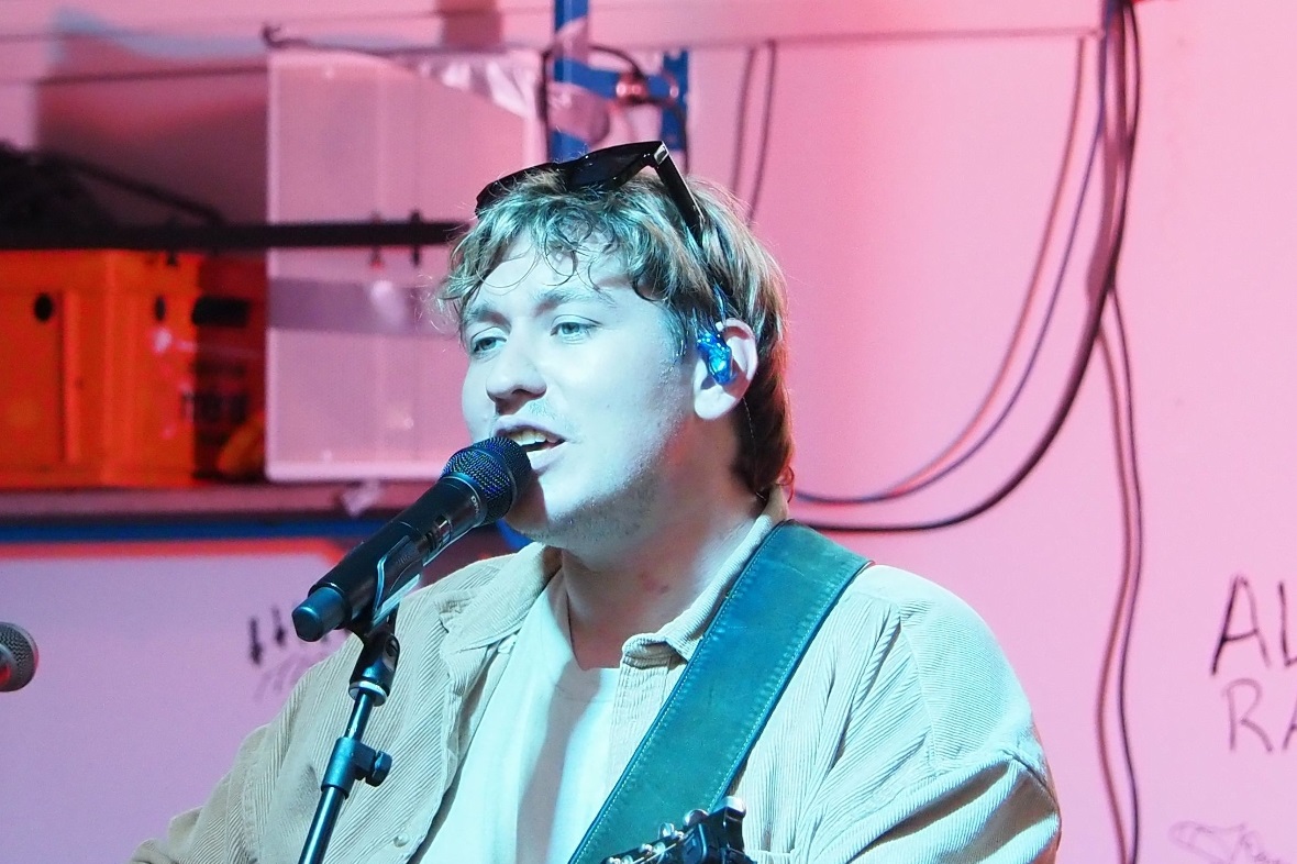 Marius Bear am Mittsommerfestival 2023 an der Lenk.