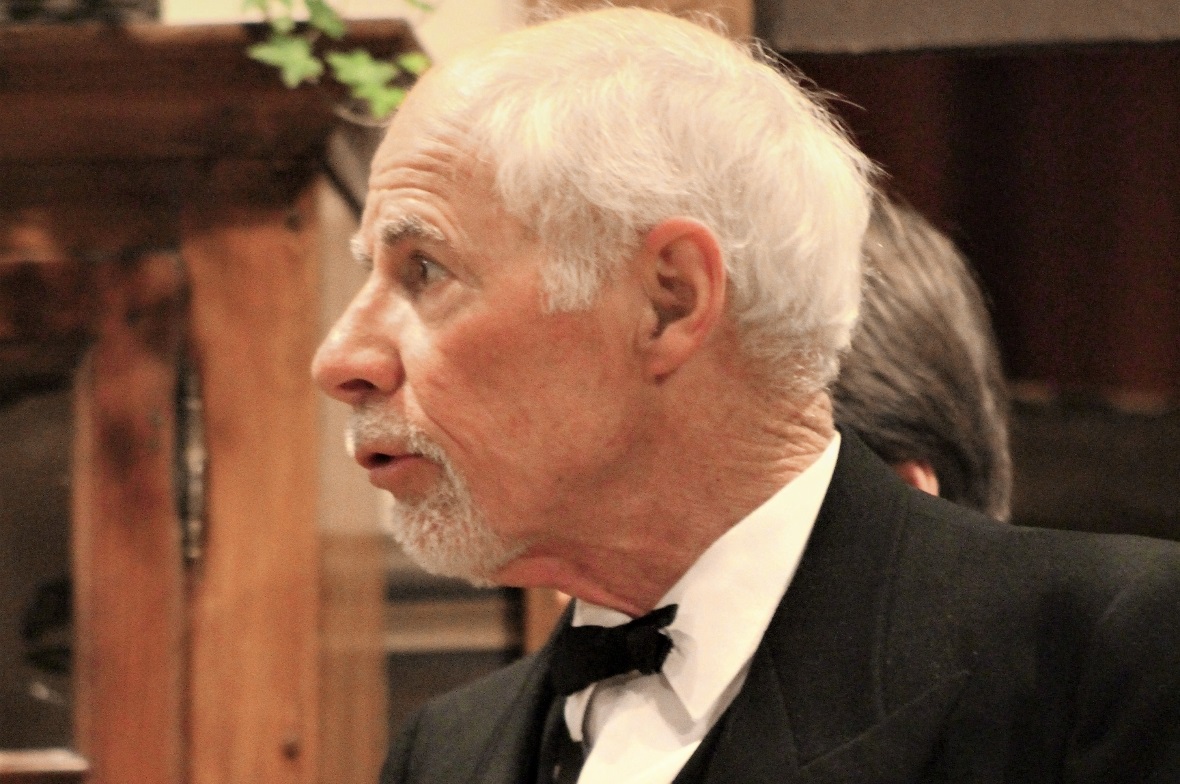 Markus Buchschacher als der Gerichtssäss.