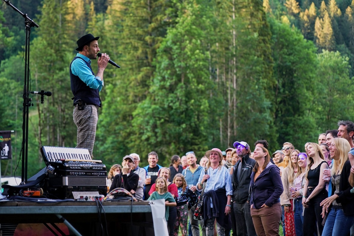 Markus Sollberger von Troubas Kater am Mittsommerfestival an der Lenk.