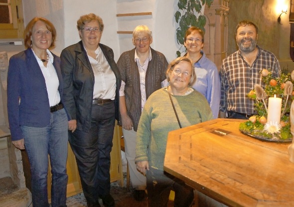 Marlies Heimberg, Pfarrerin Edith Vogel, Käthi Zmoos, Maja Lörtscher, Ursula Gottardi und Markus Jutzeler.
