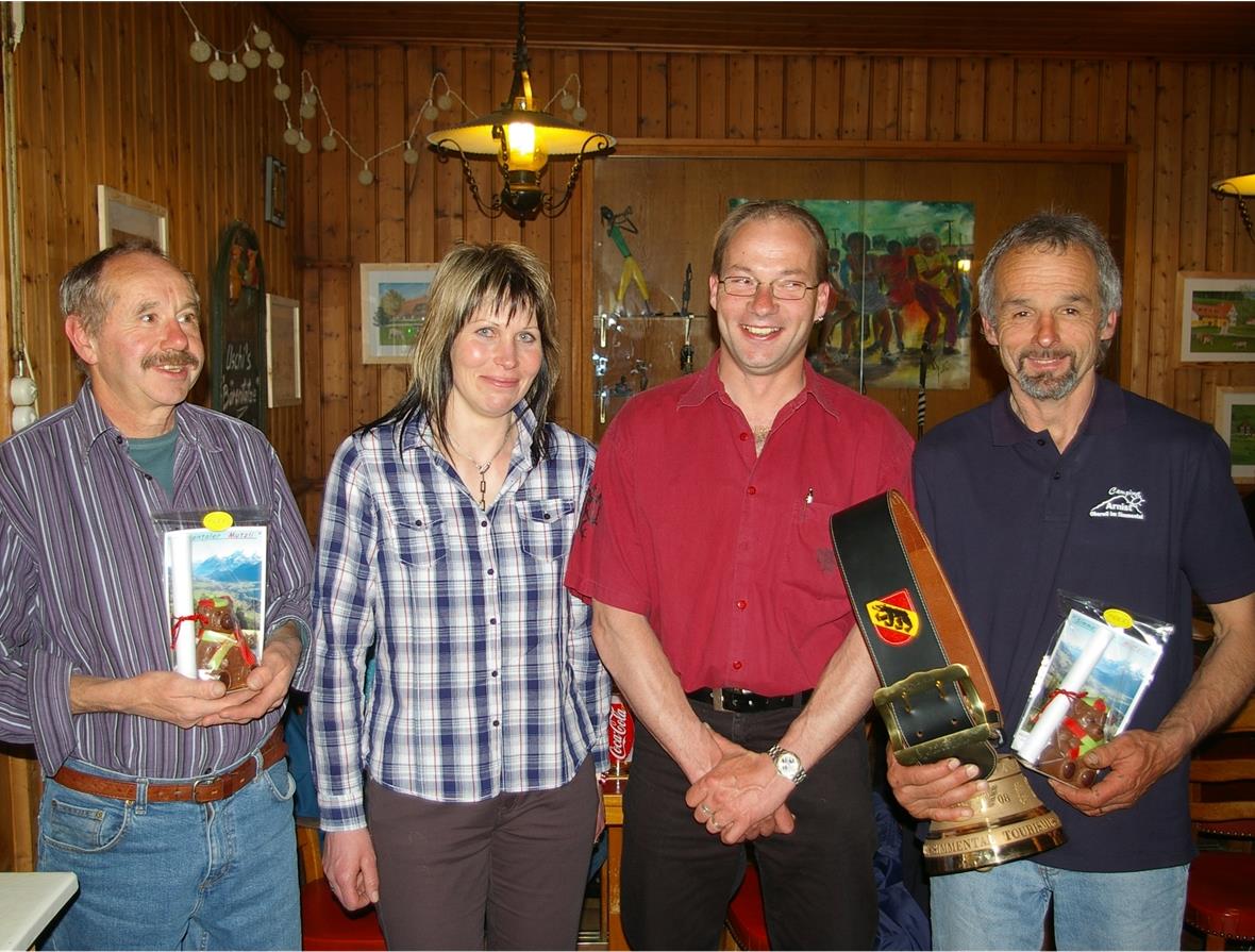 Martin Müller und seine Nachfolgerin Lea Stocker, Blatti Reto und sein Vorgänger Oswald Kunz.