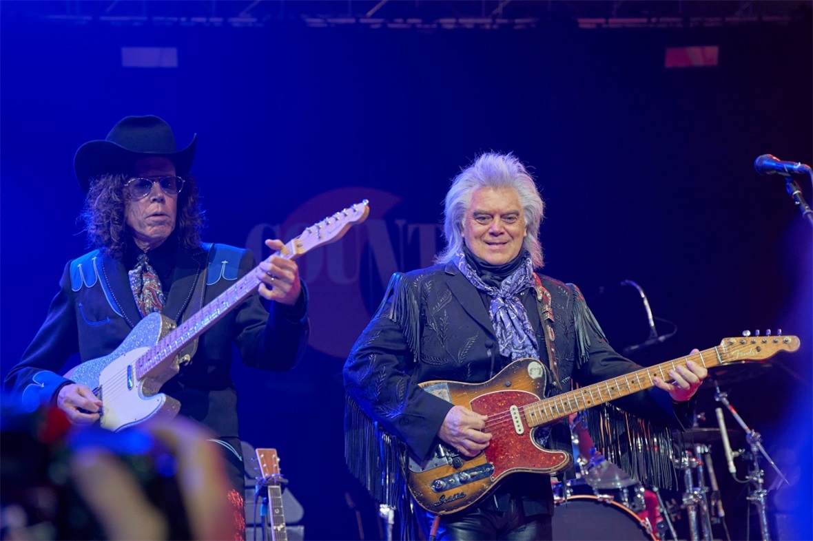 Marty Stuart & His Fabulous Superlatives sorgten für den musikalischen Abschluss...