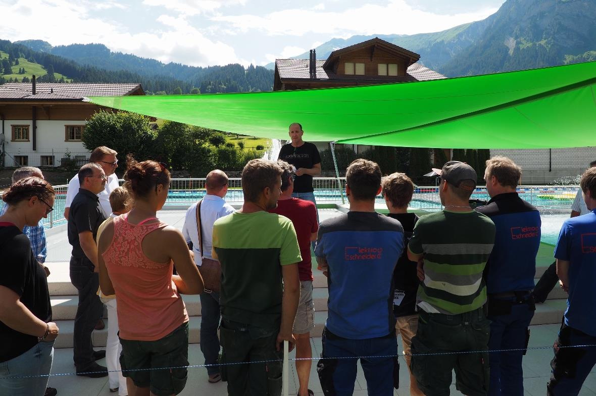 Mathias Rytz dankte den Geldgebern, Bauprofis sowie dem Hallenbad-Team für ihren...