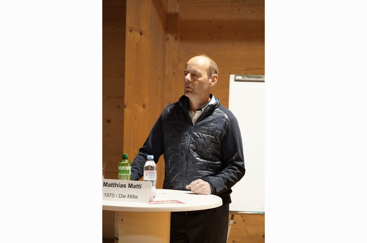 Matthias Matti aus Zweisimmen (Mitte) ist Betriebsökonom und arbeitet beim VBS.