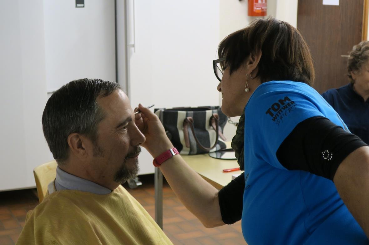 Matthias Moser wird zu Professor Winkler.